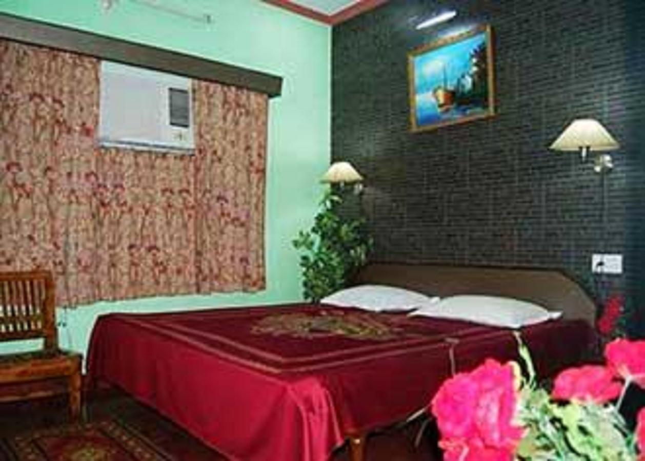 Hotel Vatika Далхаузі Екстер'єр фото